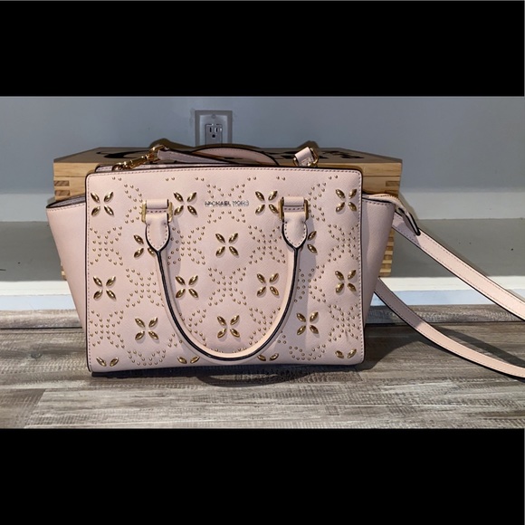 michael kors purse - Picture 1 of 3